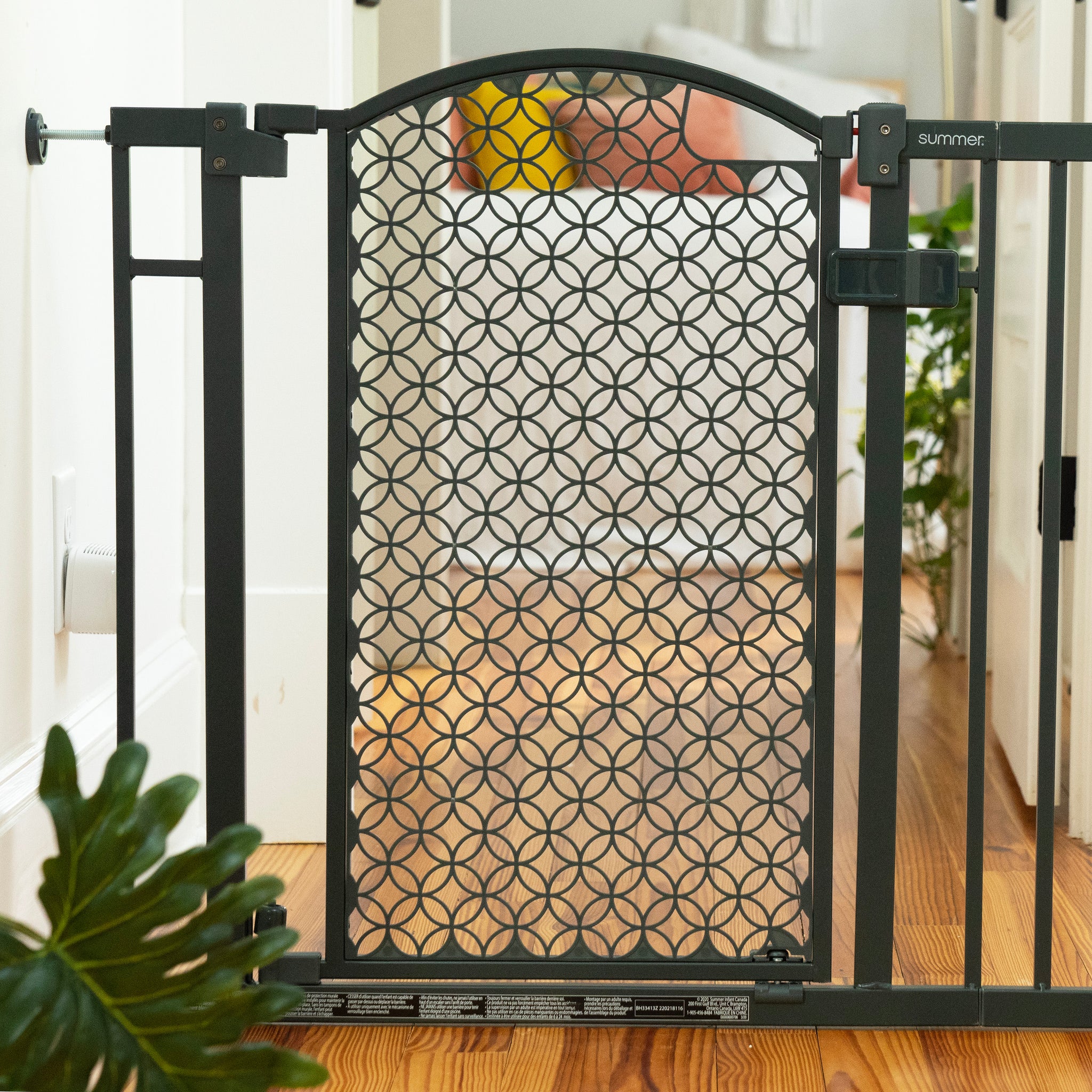 Summer fashion infant pressure gate